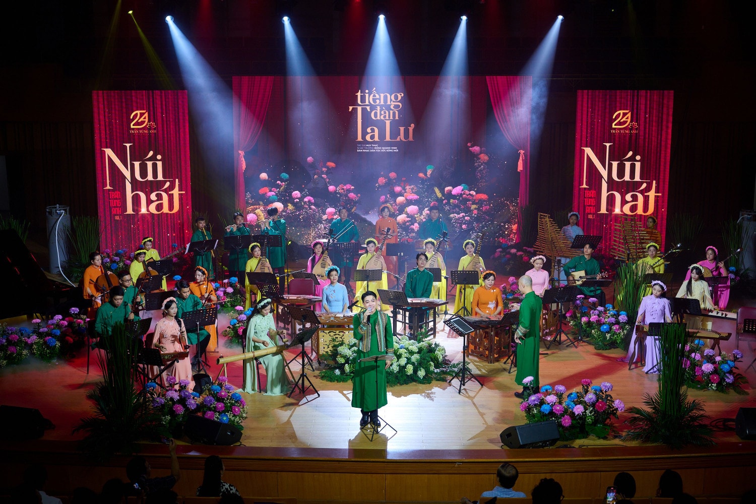 Giọng ca phi giới tính Trần Tùng Anh ra album đầu tay “Núi hát” -0