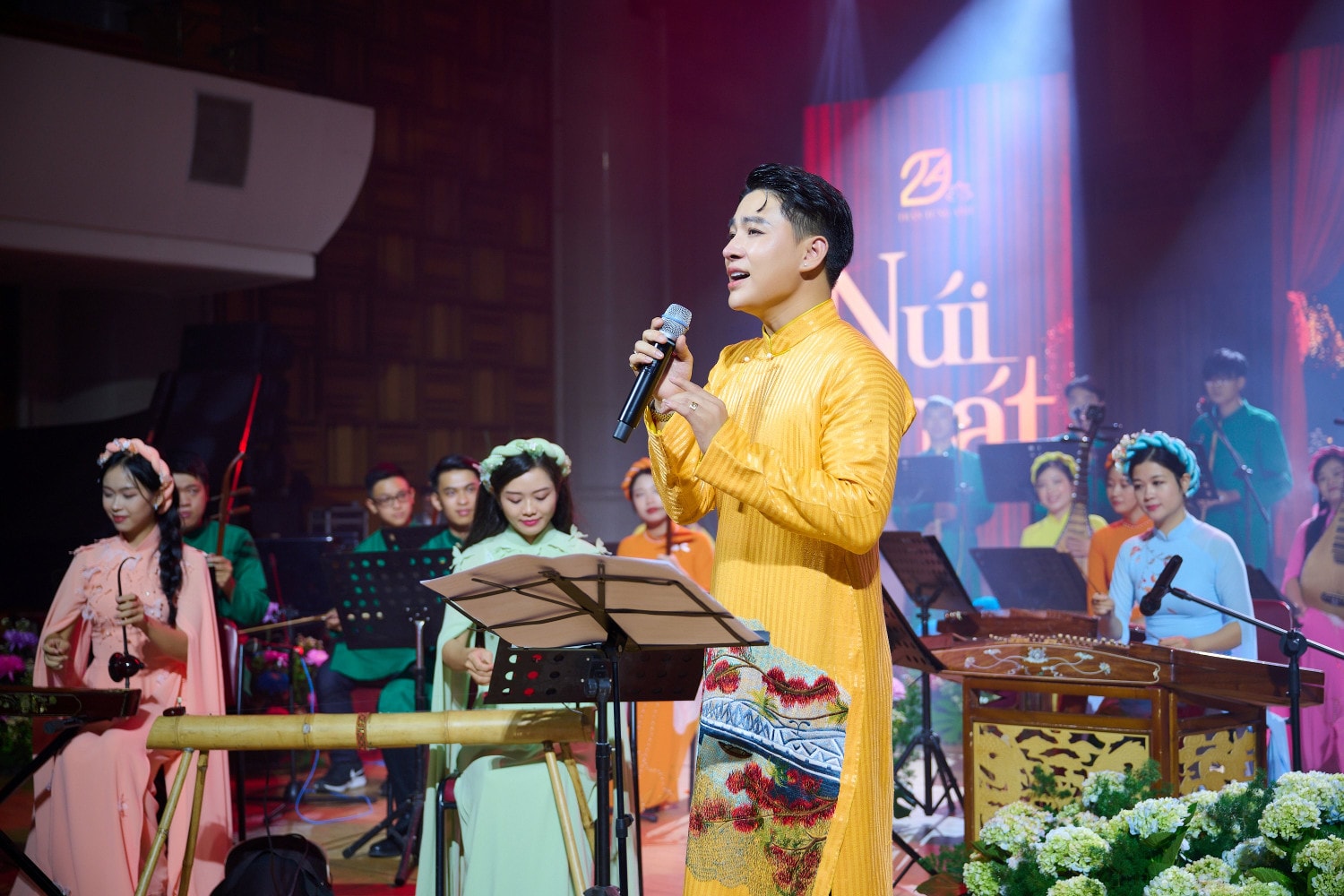 Giọng ca phi giới tính Trần Tùng Anh ra album đầu tay “Núi hát” -0