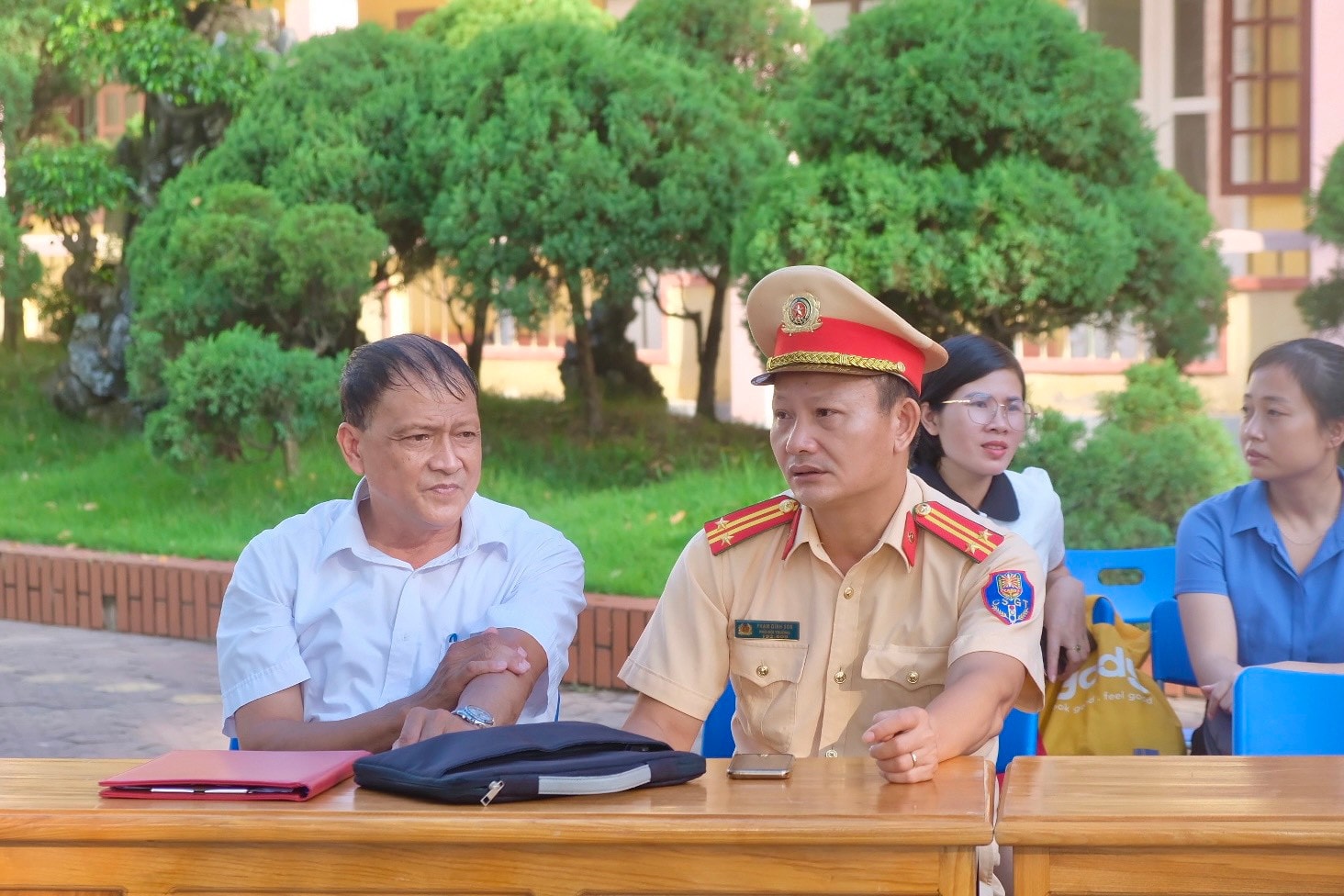 Đẩy mạnh thực hiện mô hình “Cổng trường an toàn giao thông