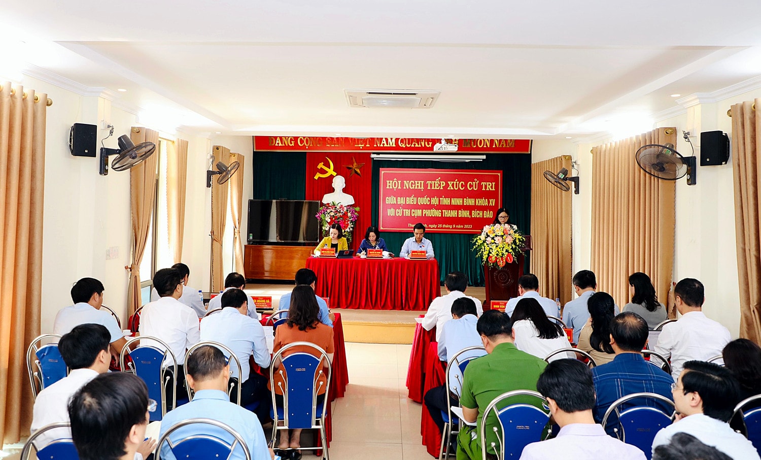Trưởng Ban Công tác đại biểu Nguyễn Thị Thanh tiếp xúc cử tri thành phố Ninh Bình -0