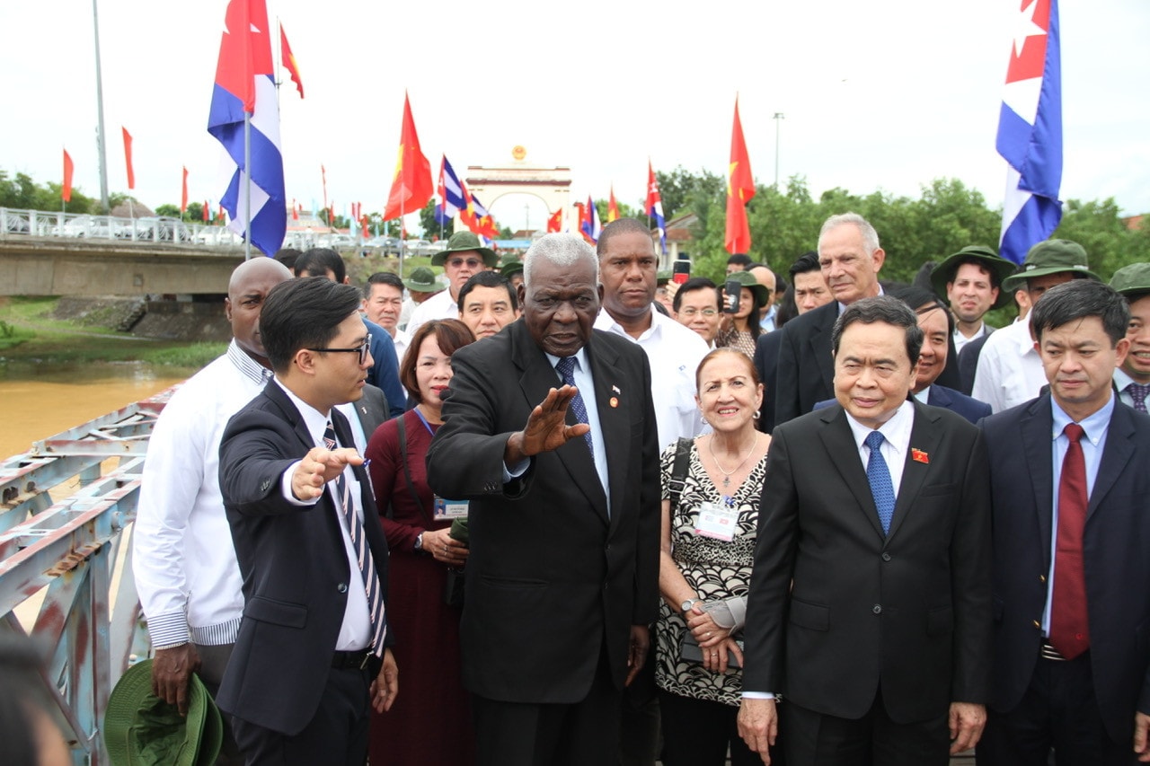 Chủ tịch Quốc hội Cuba Esteban Lazo Hernandez thăm tỉnh Quảng Trị