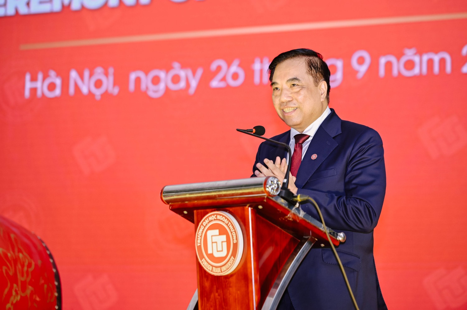 Trường ĐH Ngoại Thương tổ chức khai giảng năm học mới cho hơn 4000 tân sinh viên -0