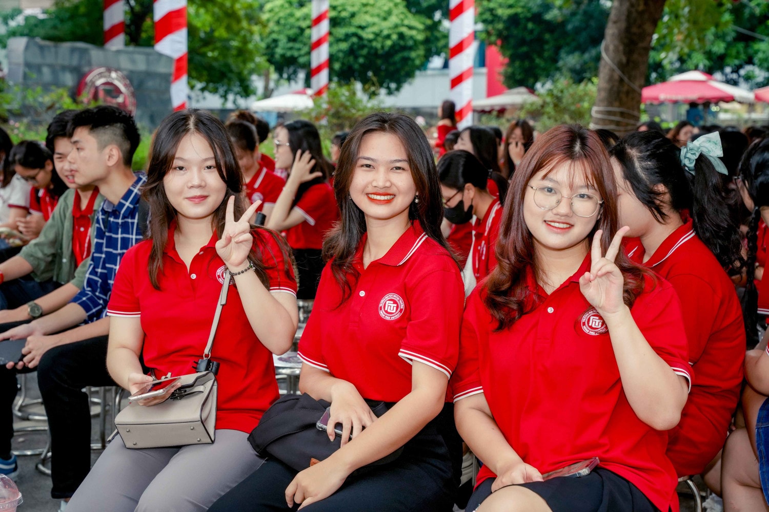 Trường ĐH Ngoại Thương tổ chức khai giảng năm học mới cho hơn 4000 tân sinh viên -0
