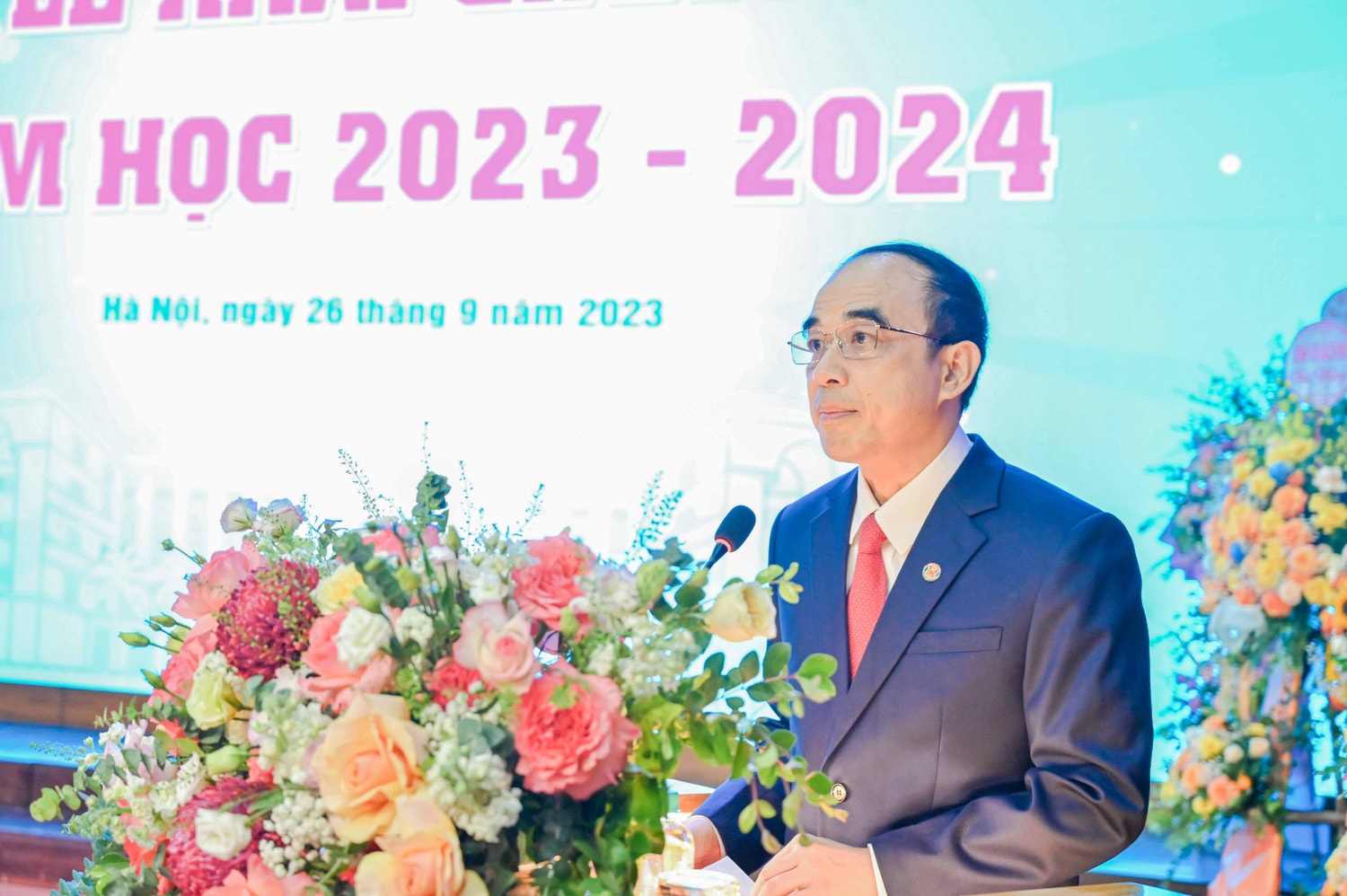 GS.TS Nguyễn Hữu Tú: Hãy bắt đầu học tập chủ động và nghiêm túc ngay từ bây giờ và không ngừng nghỉ khi các em đã quyết định lựa chọn nghề Y