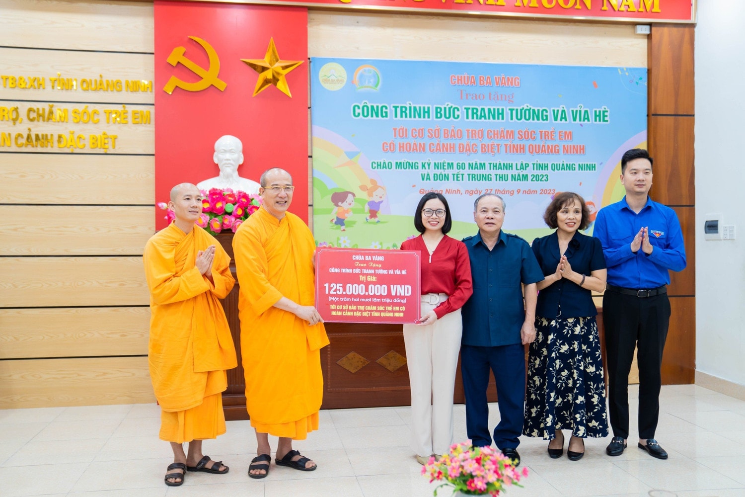 Chùa Ba Vàng trao tặng Công trình bức tranh tường và vỉa hè cho Cơ sở Bảo trợ, chăm sóc trẻ em có hoàn cảnh đặc biệt tỉnh Quảng Ninh -1
