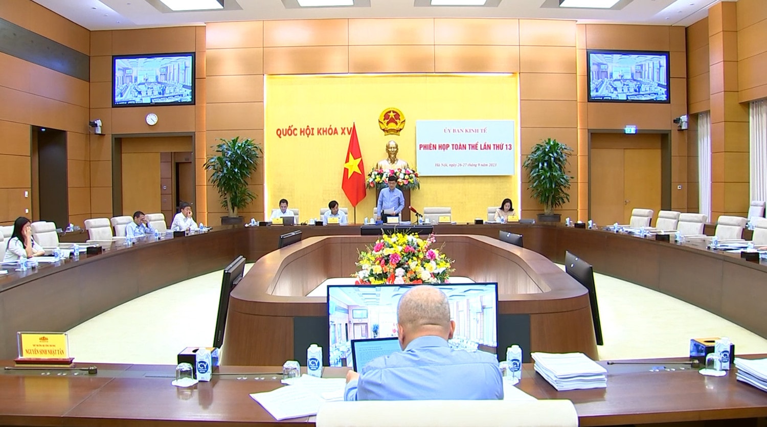 Ủy ban Kinh tế thẩm tra đánh giá giữa kỳ việc thực hiện Kế hoạch phát triển kinh tế - xã hội 5 năm 2021-2025 -0