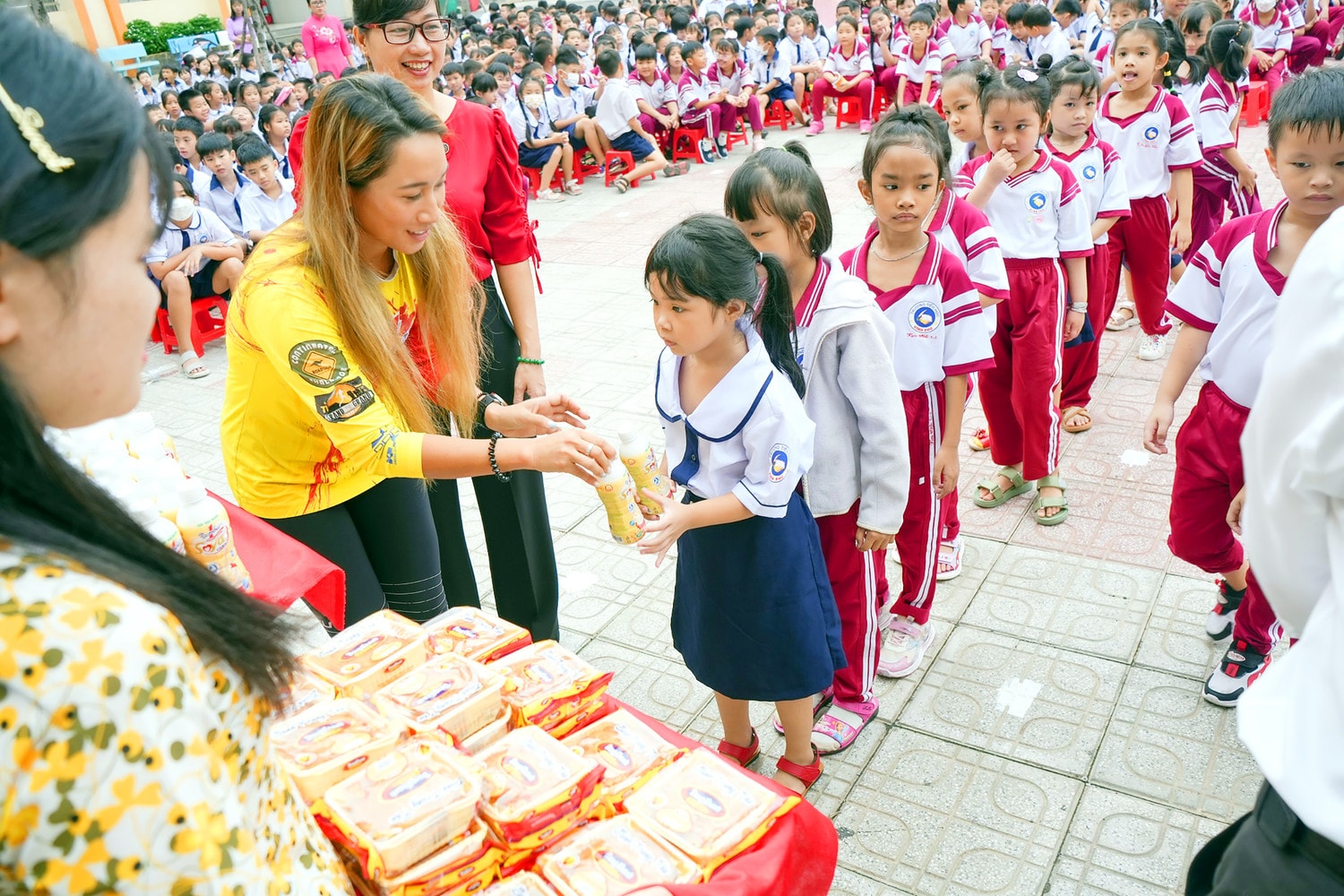 Hơn 30.000 phần quà đã được Tân Hiệp Phát trao tặng cho các em thiếu nhi vui tết Trung thu