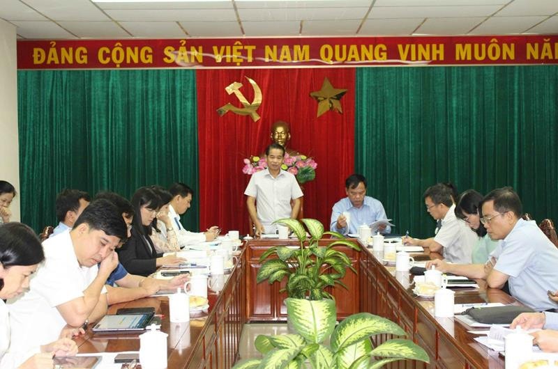 Chủ tịch HĐND tỉnh Thái Bảo phát biểu tại buổi họp xem xét dự thảo báo cáo trả lời ý kiến, kiến nghị của cử tri sau Kỳ họp thứ 8, HĐND tỉnh - ẢNH TRANG THƯ