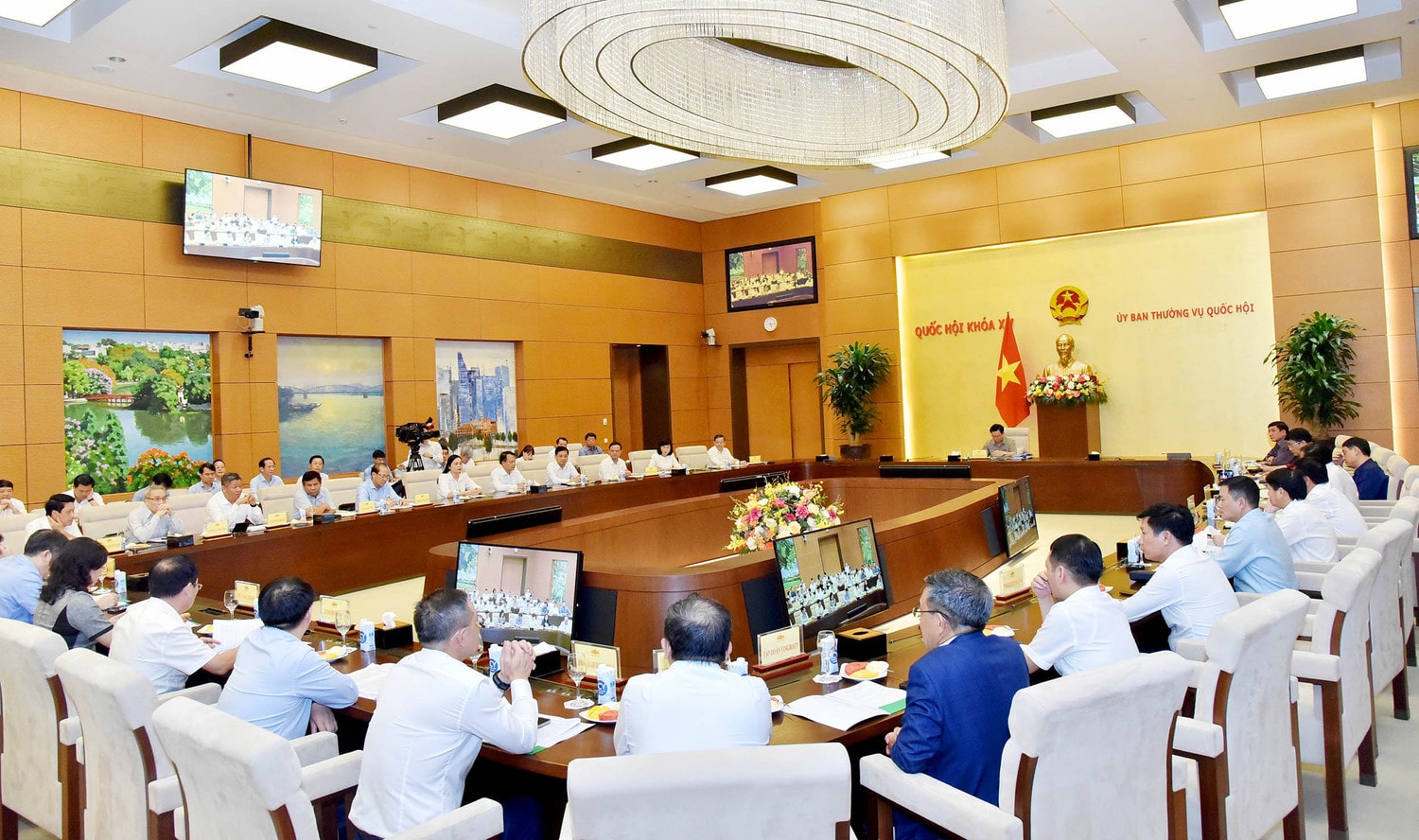 Chủ tịch Quốc hội Vương Đình Huệ: Xây dựng Sơn Dương thành huyện nông thôn mới là nhiệm vụ có ý nghĩa chính trị to lớn ảnh 8 Chủ tịch Quốc hội Vương Đình Huệ: Xây dựng Sơn Dương thành huyện nông thôn mới là nhiệm vụ có ý nghĩa chính trị to lớn