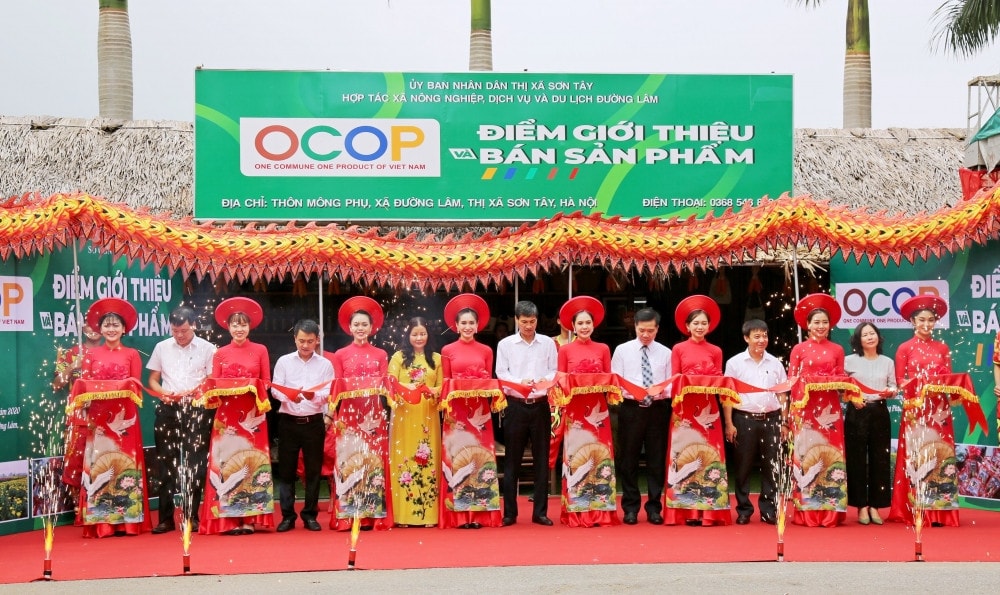 Điểm bán sản phẩm OCOP tại Thị xã Sơn Tây (Ảnh bài chính)