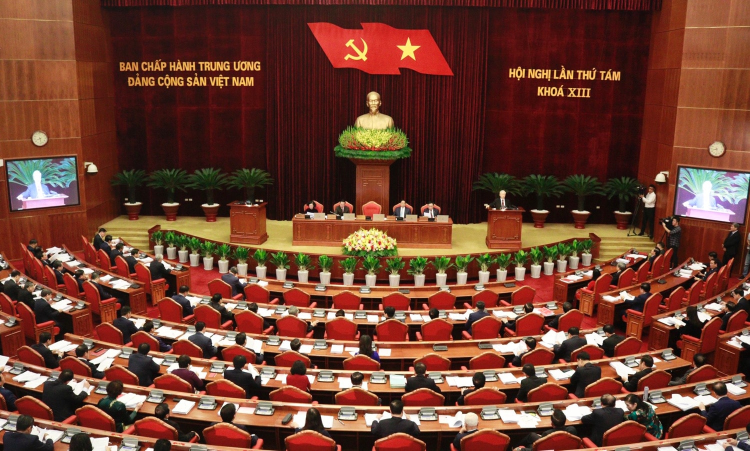 Xem xét, quyết định nhiều vấn đề trọng đại, có ý nghĩa rất quan trọng đối với việc hoàn thành nhiệm vụ chính trị của Ban Chấp hành Trung ương -0