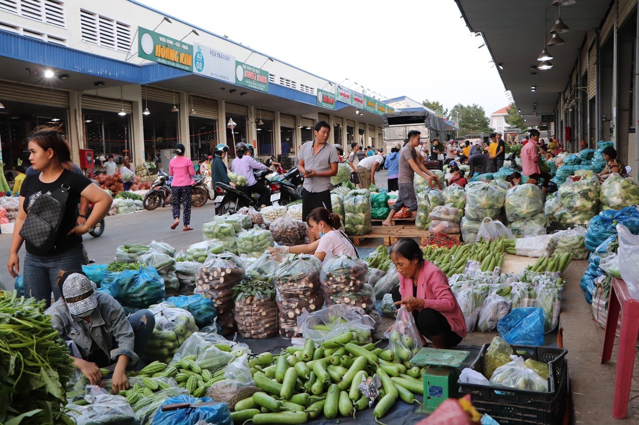 Mua bán nông sản tại chợ đầu mối nông sản thực phẩm Dầu Giây, huyện Thống Nhất. Nguồn: ITN 