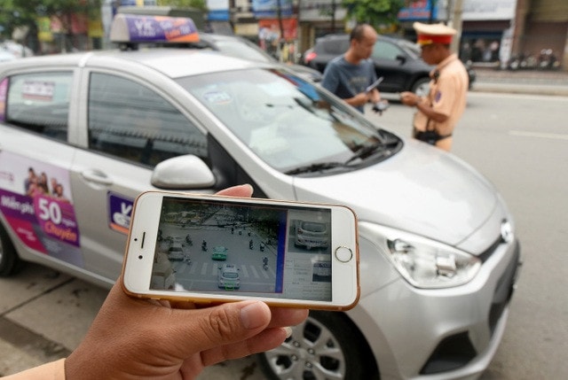 Người vi phạm có được yêu cầu Cảnh sát giao thông cho xem lại hình ảnh vi phạm không? -0