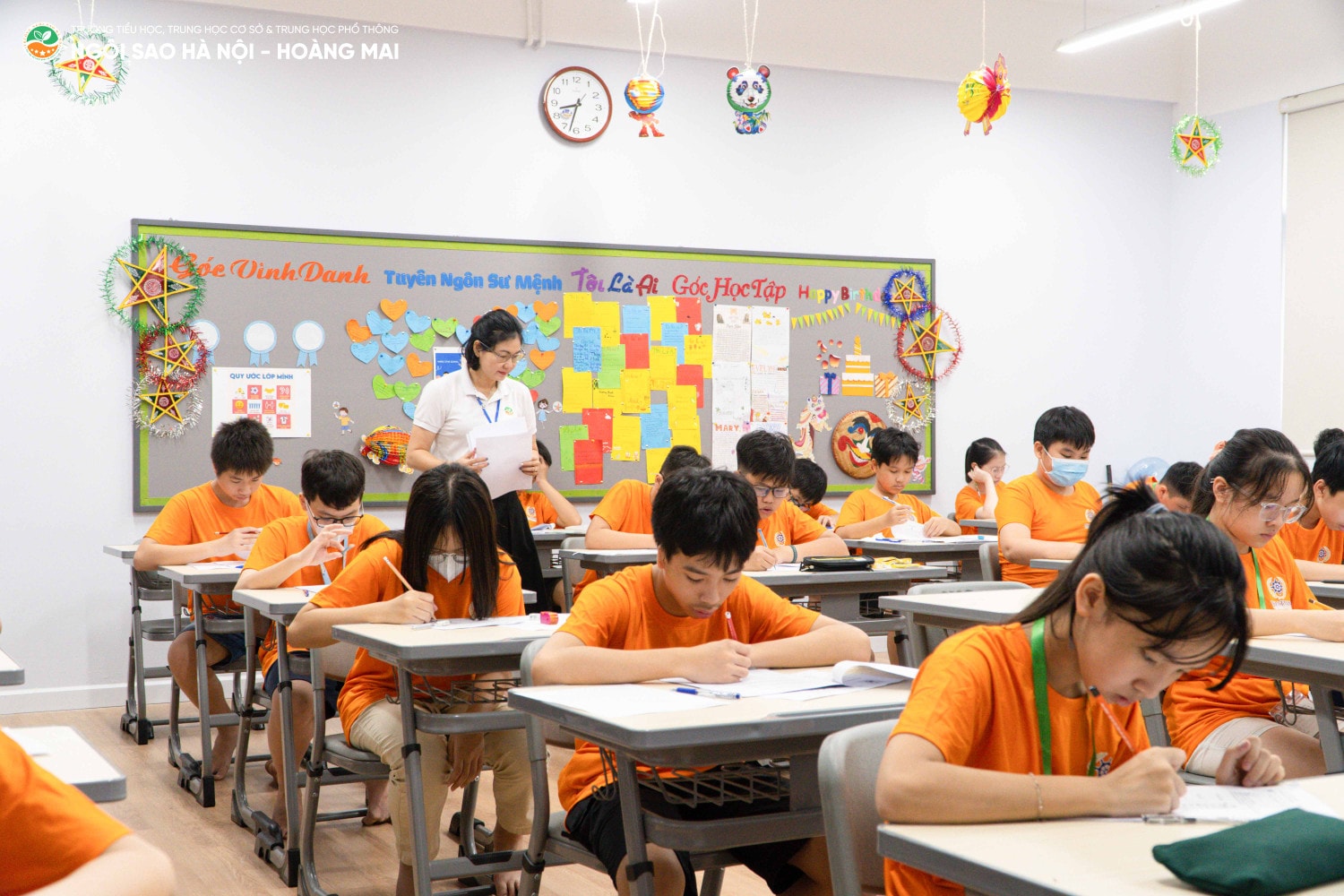 Gần 1000 học sinh tham gia Olympic Toán và Khoa học châu Á tại Ngôi sao Hà Nội -1