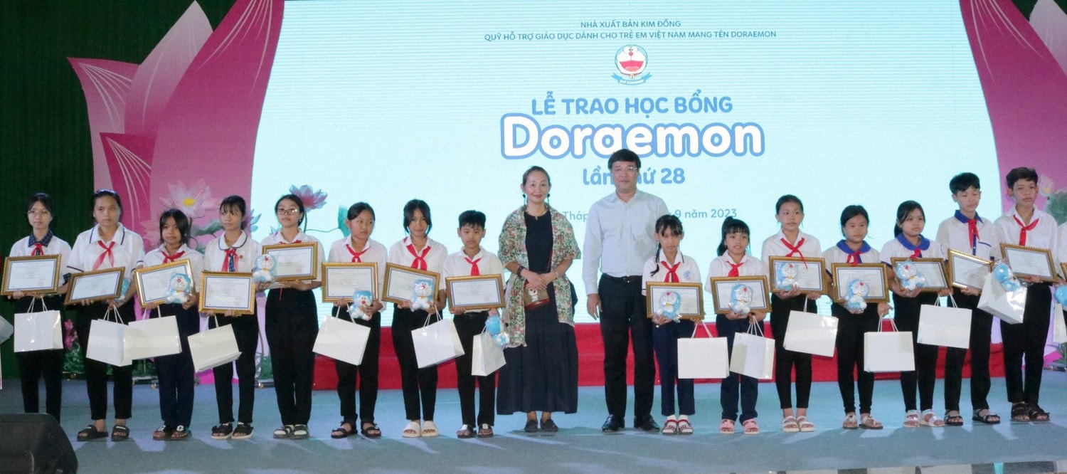 Quỹ Doraemon trao 559 suất học bổng năm 2023 -0