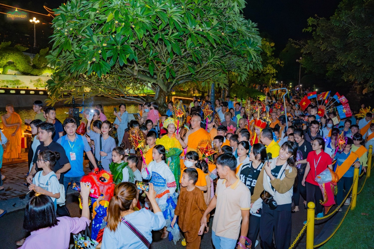 Tết Trung thu tại Chùa Ba Vàng - tươi mới, lắng động và lan tỏa -0