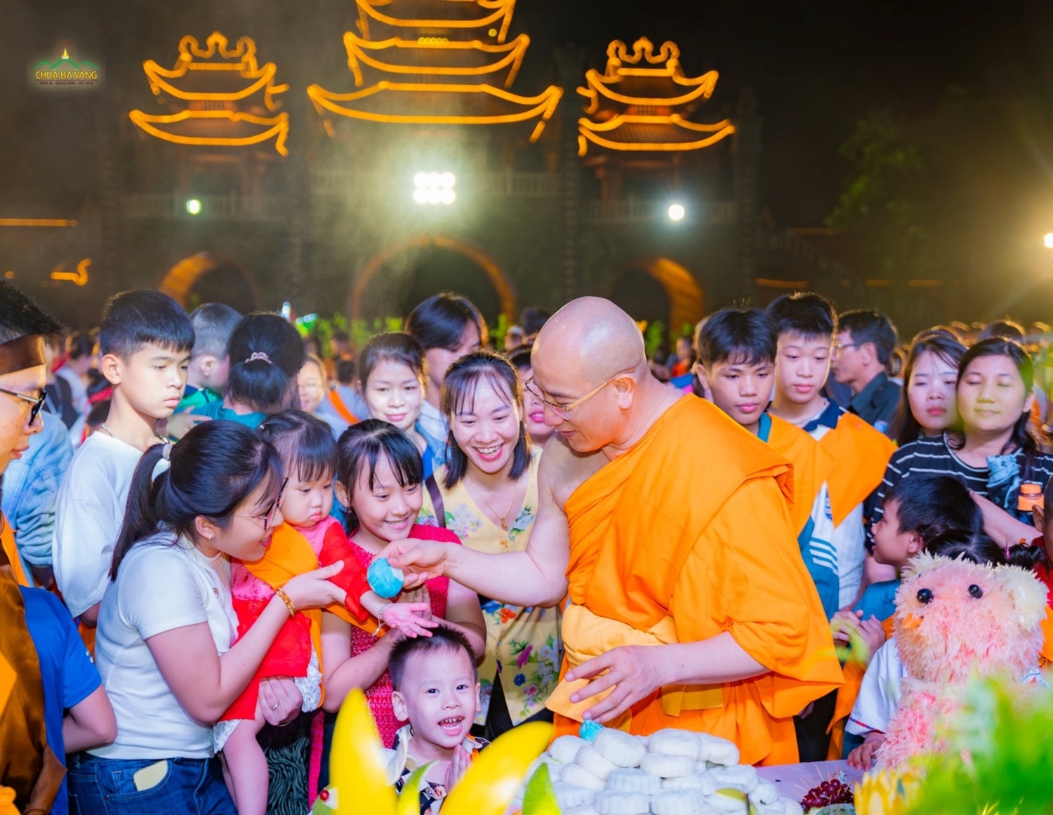 Tết Trung thu tại Chùa Ba Vàng - tươi mới, lắng động và lan tỏa -0