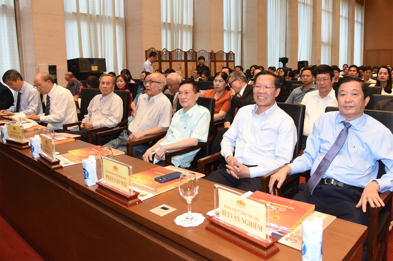 Một số hình ảnh Lễ đón nhận Huân chương Lao động hạng Nhất và kỷ niệm 35 năm thành lập Báo Đại biểu Nhân dân -2