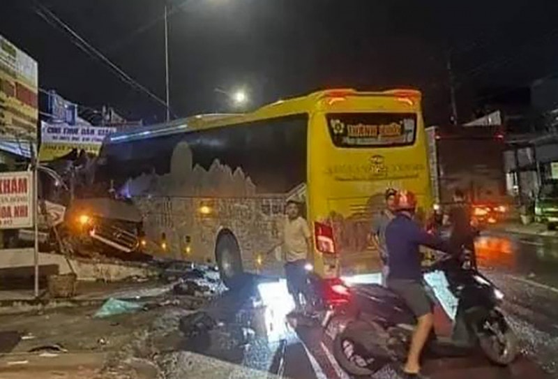 Vụ tài xế xe Thành Bưởi bị tước bằng vẫn cầm lái: Có thể xử lý trách nhiệm hình sự chủ xe? -0