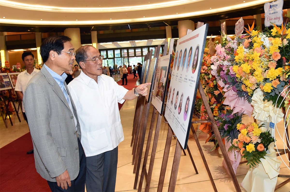 Một số hình ảnh Lễ đón nhận Huân chương Lao động hạng Nhất và kỷ niệm 35 năm thành lập Báo Đại biểu Nhân dân -1