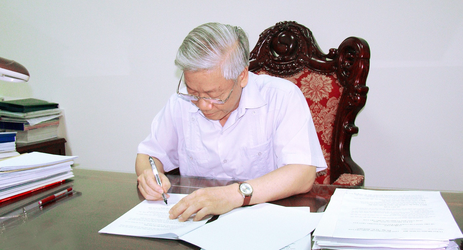 BÁO ĐẠI BIỂU NHÂN DÂN 35 NĂM HÀNH TRANG ĐỂ TỰ HÀO TIẾN BƯỚC
