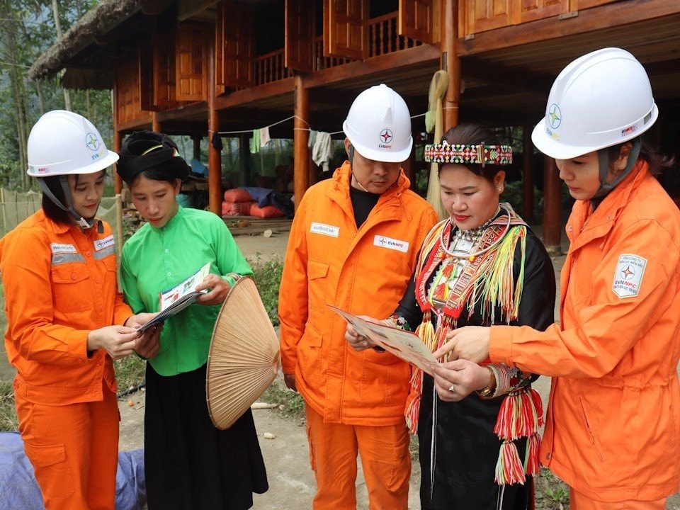 EVNNPC và hành trình 54 năm thắp sáng niềm tin -0