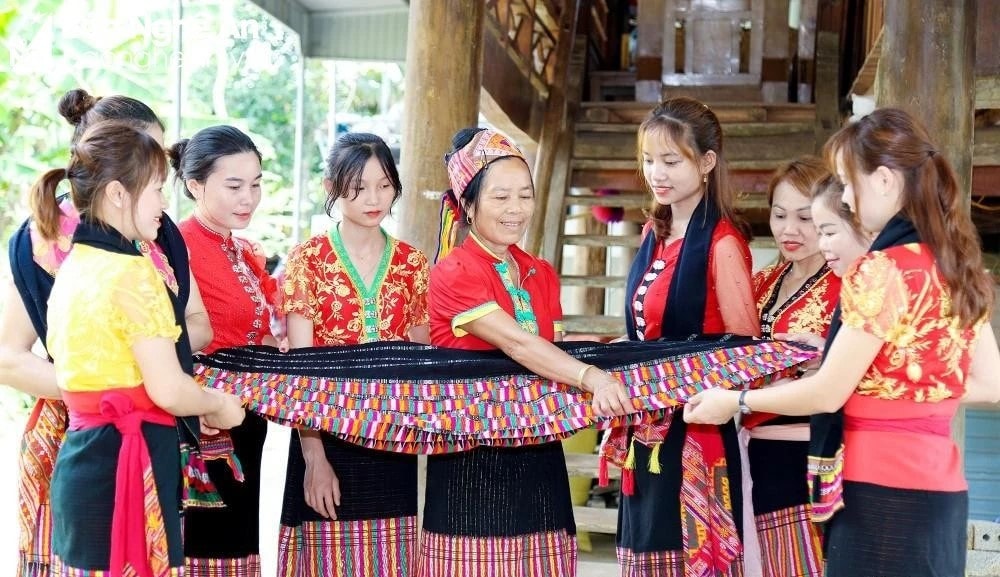 Bảo tồn, phát huy giá trị văn hóa truyền thống của các dân tộc thiểu số (đăng ngày 6/10/2023) -0