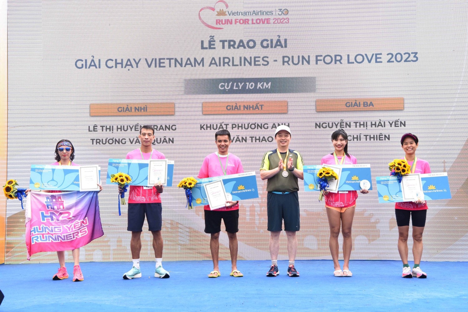 Hơn 1.500 người tham gia giải chạy bộ và giải Bơi chải thuyền rồng Hà Nội mở rộng 2023 -0