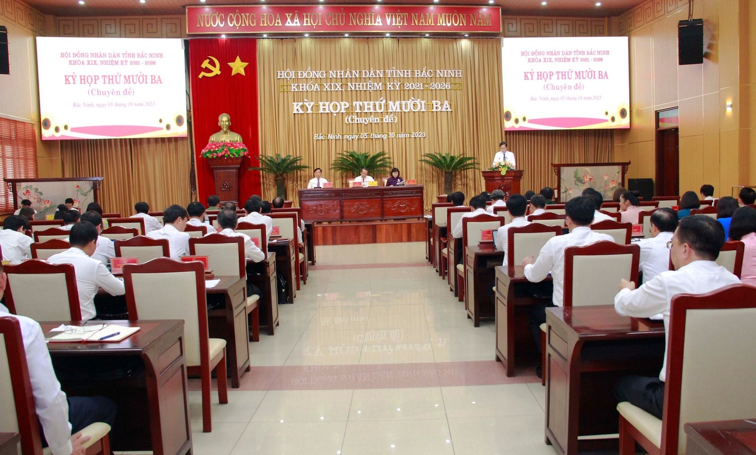 Toàn cảnh kỳ họp 13 (chuyên đề) HĐND tỉnh Bắc Ninh Khóa XIX, nhiệm kỳ 2021 - 2026. Ảnh: PP