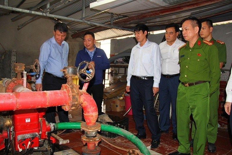 Đoàn giám sát khảo sát mô hình Tổ liên gia an toàn PCCC và điểm chữa cháy công cộng tại phường Hải Hòa, thị xã Nghi Sơn