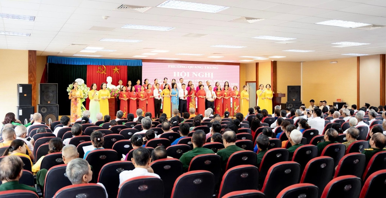 TP. Uông Bí, Quảng Ninh: Phường Quang Trung gặp mặt, tri ân đóng góp của cán bộ, nhân dân trong xây dựng quê hương -0