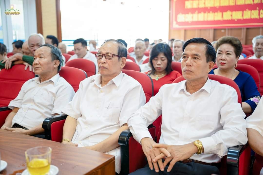 TP. Uông Bí, Quảng Ninh: Phường Quang Trung gặp mặt, tri ân đóng góp của cán bộ, nhân dân trong xây dựng quê hương -0