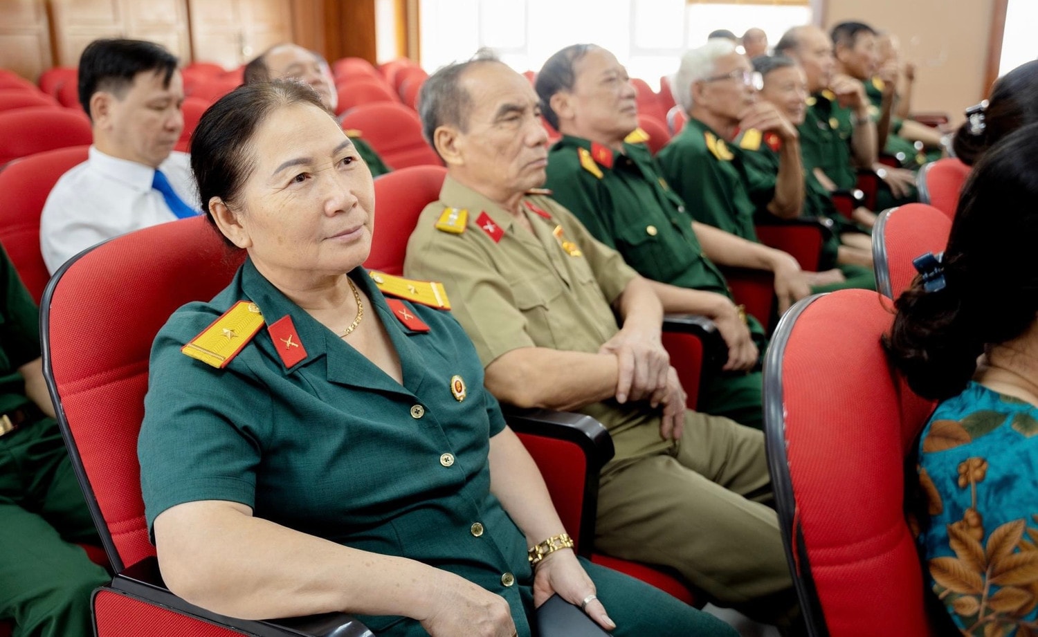 TP. Uông Bí, Quảng Ninh: Phường Quang Trung gặp mặt, tri ân đóng góp của cán bộ, nhân dân trong xây dựng quê hương -0