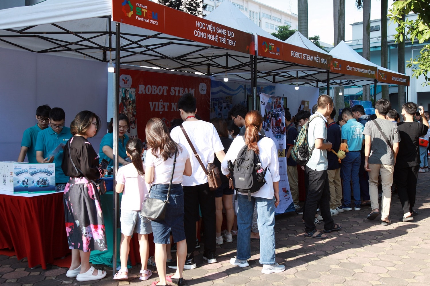Các gian trưng bày tại ngày hội STEM Quốc gia Ngày hội STEM quốc gia 2023: “Việt Nam bứt phá tầm cao” -0