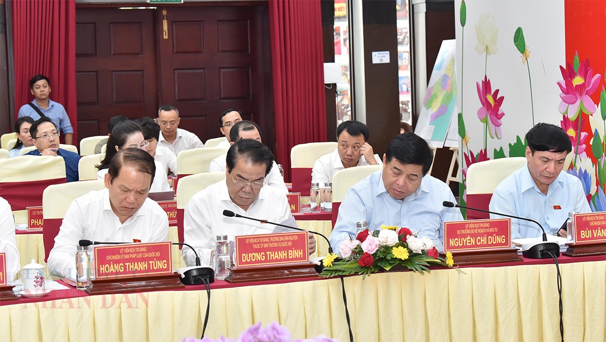 Chủ tịch Quốc hội Vương Đình Huệ làm việc với Ban Thường vụ Tỉnh ủy Sóc Trăng -3