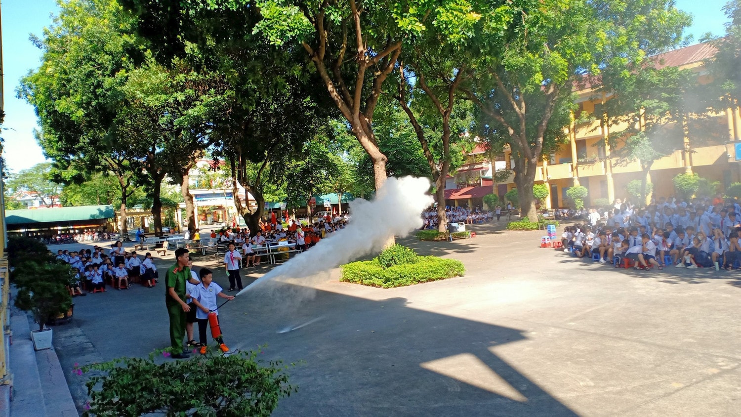 Đông Anh: Gần 1.400 giáo viên, học sinh được tuyên truyền về an toàn giao thông, phòng chống cháy nổ và đuối nước -0