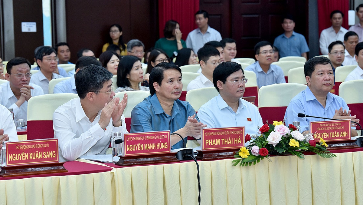 Chủ tịch Quốc hội Vương Đình Huệ dự Hội nghị công bố Quy hoạch tỉnh Sóc Trăng thời kỳ 2021 - 2030, tầm nhìn đến năm 2050 -3