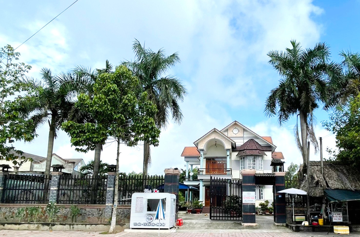Vụ biệt thự khang trang và gần 3.000m2 đất chuyển nhượng 200 triệu đồng: Cơ quan thi hành án lý giải thế nào?