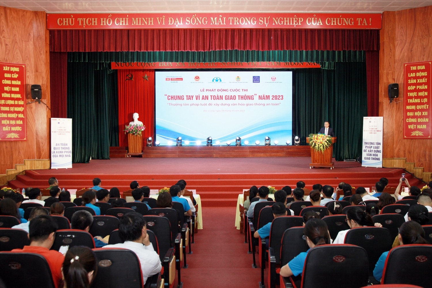 Toàn cảnh Lễ phát động Phát động Cuộc thi “Chung tay vì an toàn giao thông” năm 2023 -0