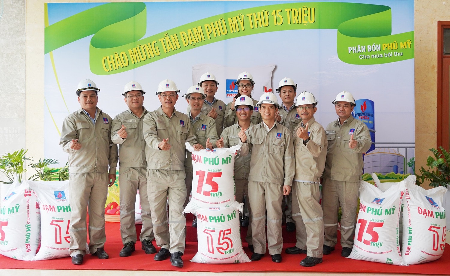 Tấn đạm thứ 15 triệu được đóng bao vào ngày 10.10.2023. Ảnh: Vũ Khôi
