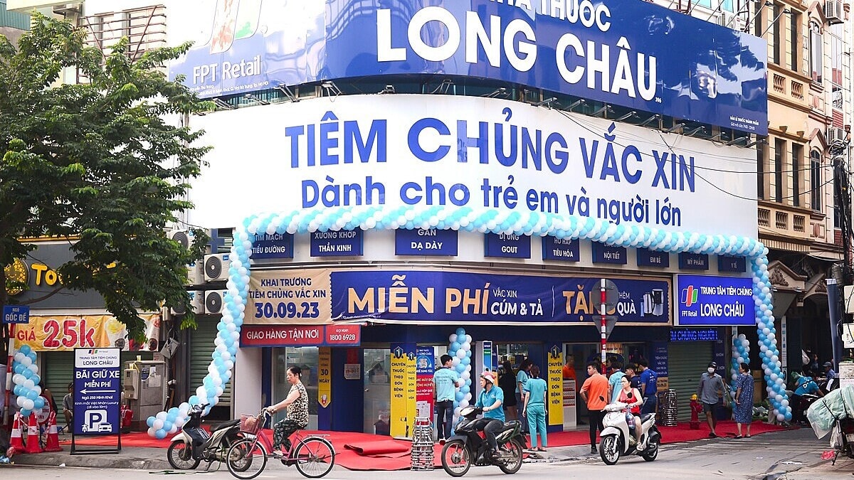 Lỗ kỷ lục hàng trăm tỷ, chủ chuỗi FPT Shop, Nhà thuốc Long Châu vẫn muốn “nhảy” vào cạnh tranh mảng tiêm chủng -0