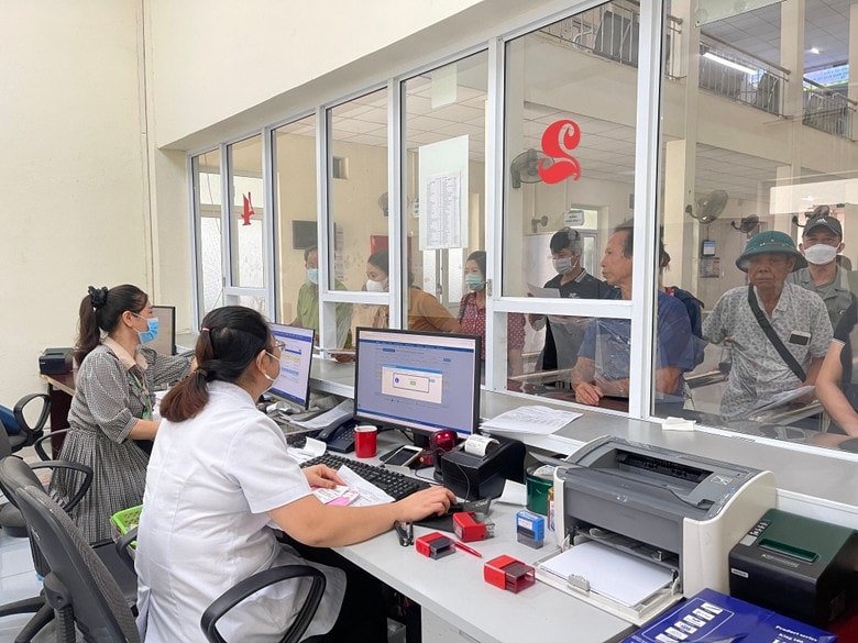 Tiếp nhận bệnh nhân bằng căn cước công dân tại Bệnh viện Đa khoa tỉnh. Ảnh: Đức Nguyễn
