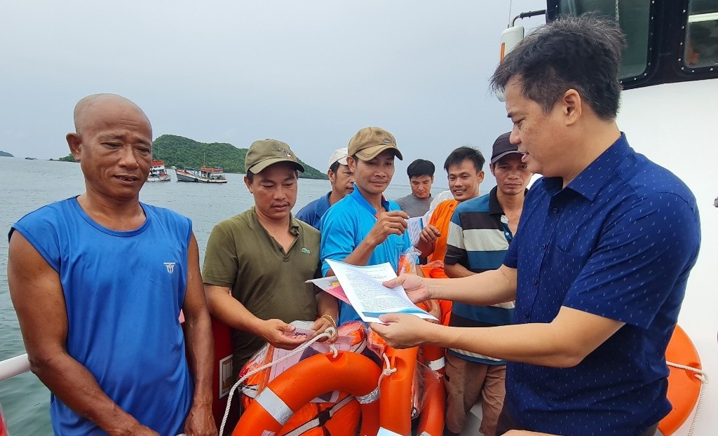 Kiên Giang: Ngăn chặn, xử lý tàu cá, ngư dân khai thác hải sản bất hợp pháp 