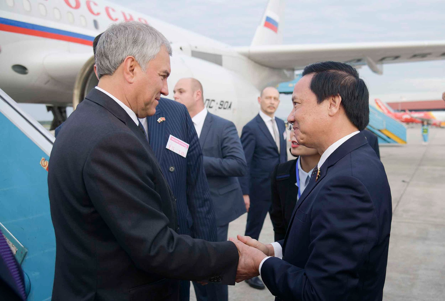 Chủ tịch Duma Quốc gia Quốc hội Liên bang Nga đến Hà Nội, bắt đầu chuyến thăm chính thức Việt Nam -0