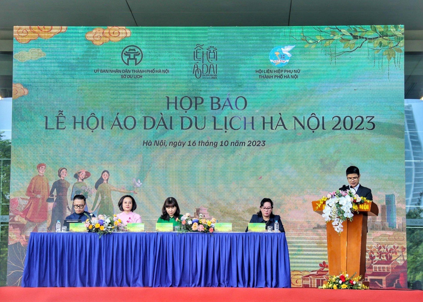 Tôn vinh nét đẹp áo dài truyền thống tại Lễ hội Áo dài Du lịch Hà Nội 2023 -0