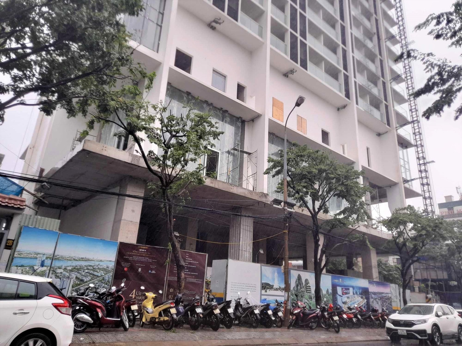 Chậm tiến độ, chủ đầu tư hai cao ốc giữa trung tâm Đà Nẵng bị xử phạt -0