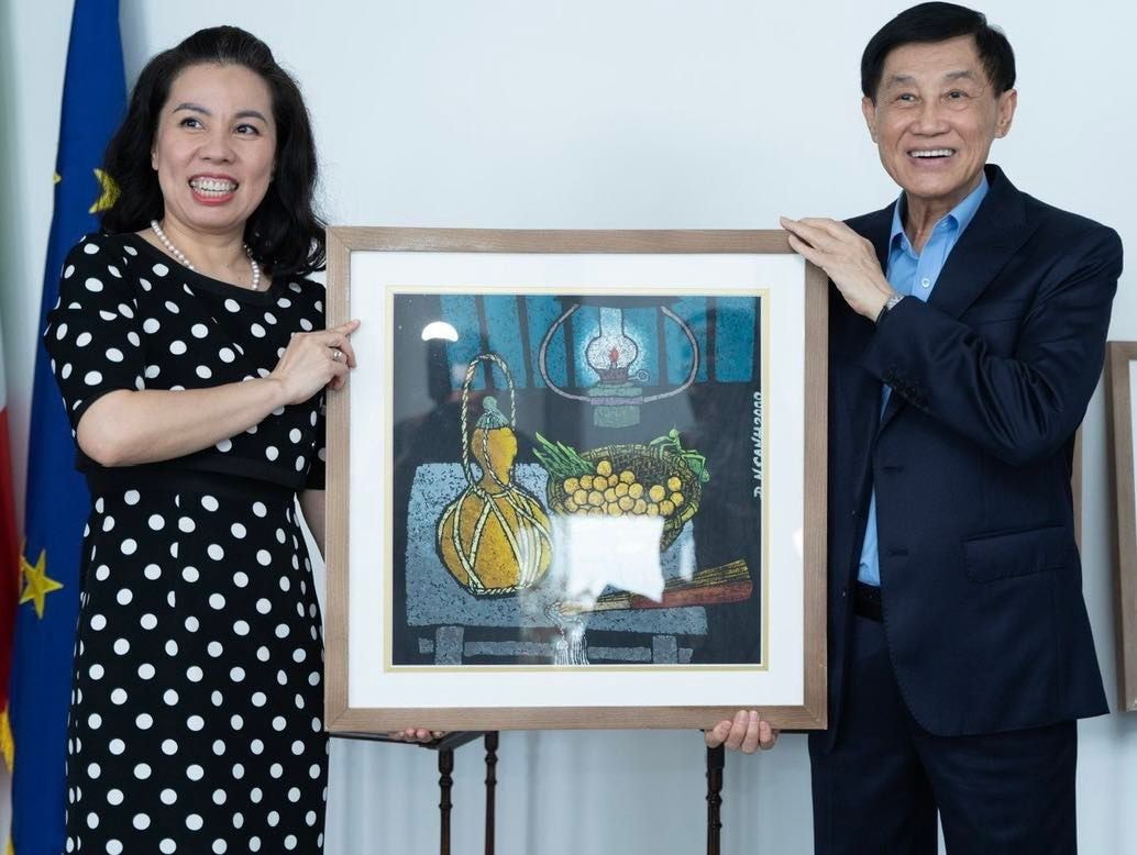 Ông Johnathan Hạnh Nguyễn đấu giá 3 bức tranh trị giá 2,4 tỷ đồng gây quỹ từ thiện -0