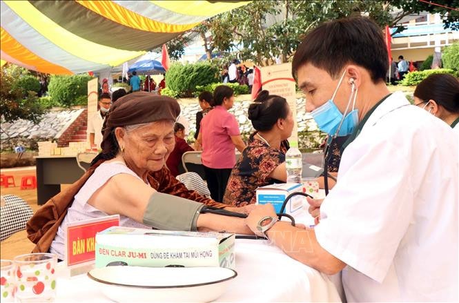 Chú trọng chăm sóc sức khỏe người cao tuổi -0