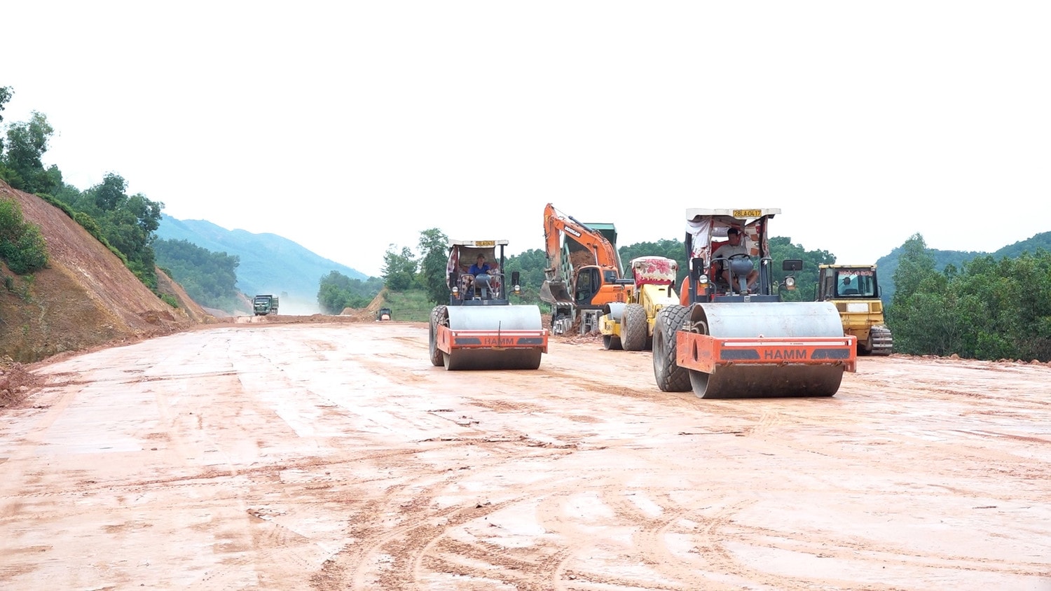 Tăng cường nhân lực, đẩy nhanh tiến độ triển khai Dự án đường liên kết vùng -0