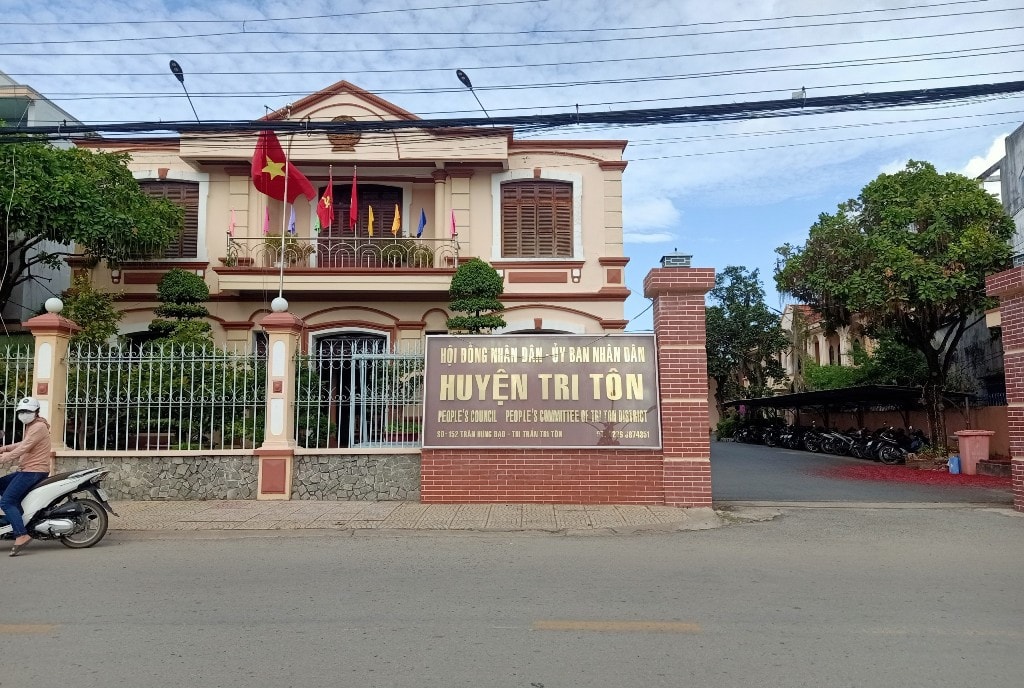 Bài 2: UBND huyện Tri Tôn đã vào cuộc xác minh phần đất bị bao chiếm